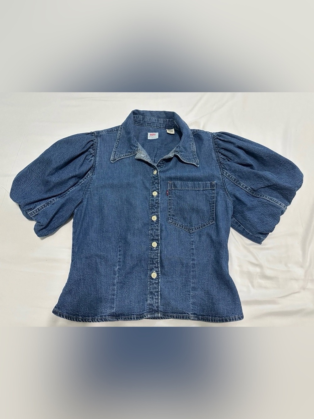 Levi’s Women’s Denim Chambray Blouse Size L Puff Sleeve Button Front Blue